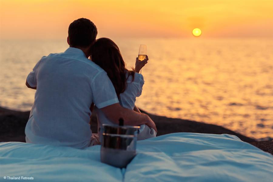 A selection of luxury Phuket beachfront villas for that perfect relaxing holiday