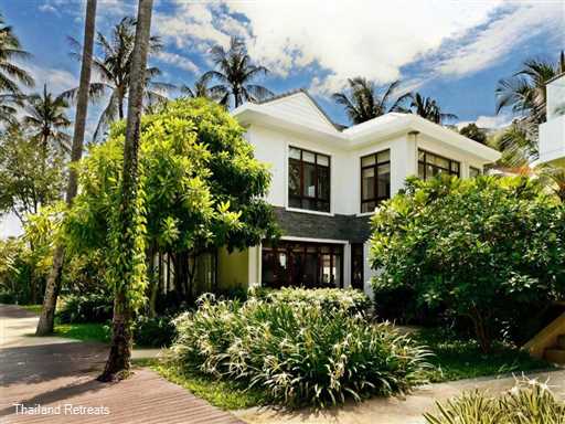 <p>Heliconia Pool Villa is a stylish 3 bedroom Koh Samui villa with a private pool set on a small beachside development of just 5 villas.</p>