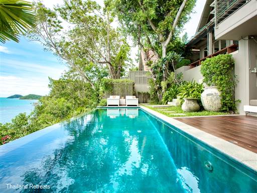 <p>The Headland Villa 2 is stylish 1-2 bedroom hideaway with a private pool in a beautiful location in the south west coast. Stunning west facing views and steps down leading to a sandy cove. Restaurants within walking distance. <span style="font-size: 10pt;"><strong><span style="color: #000080;">Reduced rates for 1 bedroom occupancy only.</span></strong></span></p>