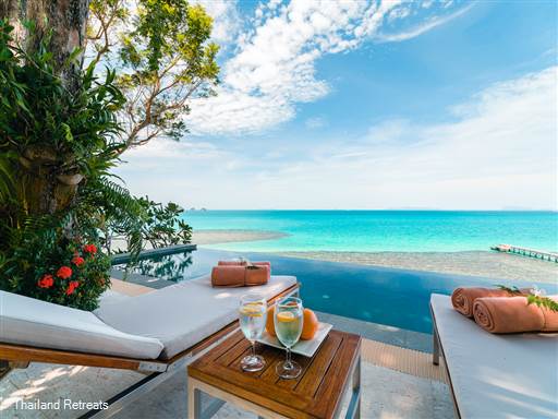 <p><span>The Headland Villa 3 has an expansive 180 degree sweeping view. Has 1-2 bedrooms in perfect setting for romantic honeymoons, couple getaways and family escapes. Walking distance to the beach and restaurants. </span><span><strong>Reduced rates for 1 bedroom occupancy only.</strong></span></p>