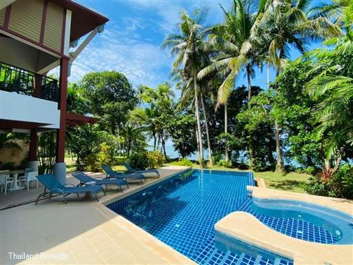 <p>Amatapura Villa 15 is a 5 bedroom luxury villa located in a high end beachfront development just a short distance away from Ao Nang beach, shops and restaurants.</p>